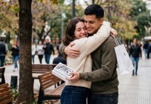 regalar un Iphønę a tu novia “activa la suerte” y multiplica el dinero tras una cadena de supuestos efectos positivos