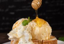 Helado de miel: una opción natural y fácil de preparar en casa que destaca por su sabor suave y su dulzura equilibrada sin necesidad de azúcar refinada