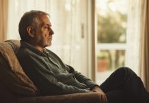 Muchos hombres nacidos entre 1960 y 1980 aún siendo amables no tienen amigos cercanos: «El fuerte o el que resuelve los problemas»