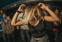 Generación Z y Millennials: ¿Por qué prefieren un festival antes que comprar bienes materiales?(+ Detalles)