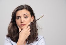 Las cejas son indicadores de si somos bienvenidos o no, según experto en ciencias del comportamiento