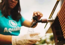 Joven brasileña de 15 años transforma la potabilización de agua con energía solar y recibe reconocimiento internacional