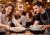 Qué significa ayudar a los mozos a levantar los platos según la psicología: un gesto que refleja empatía, respeto y conducta prosocial