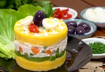 Causa limeña: el clásico peruano frío que se prepara sin horno y conquista por sus capas y frescura (+ Detalles)