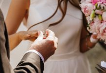 Cerca de un tercio de los hombres de la Generación Z consideran que la mujer debe obedecer a su esposo