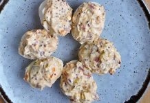 Huevos rellenos para los amantes de los encurtidos que nunca fallan de aperitivo: Una combinación pensada sin complicarse