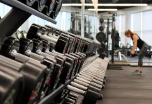 Estudio internacional concluye que música a alto volumen en el gimnasio no mejora el rendimiento físico