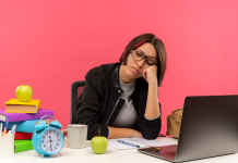 Desajuste biológico: Expertos cuestionan el impäcto de las jornadas laborales que inician temprano (+ Detalles)