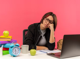 Desajuste biológico: Expertos cuestionan el impäcto de las jornadas laborales que inician temprano (+ Detalles)