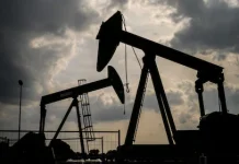 Caída significativa del petróleo tras anuncio de Trump reduce la presión en mercados y genera nuevas expectativas económicas globales