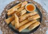 Lumpias chinas: los rollitos quedan jugosos por dentro y crujientes por fuera, se puede servir como un aperitivo o bocadillo ideal para fiestas