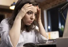 Generación Z está empezando a tener problemas reales con la IA: ya no es una cuestión de trabajo, sino de frustracïón