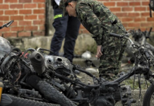 Atëntado con moto bomba en Briceño deja un policía hërido y activa millonaria recompensa en Antioquia