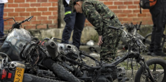 Atëntado con moto bomba en Briceño deja un policía hërido y activa millonaria recompensa en Antioquia