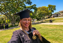 Dora Mazzone celebra un nuevo triunfo: Se titula como Licenciada en Artes a sus 58 años (+ Detalles)