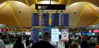 Unión Europea puso en marcha un nuevo sistema digital para la entrada y salida de turistas: ha ocasionado demoras en los aeropuertos