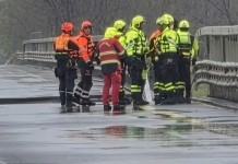 Cølapsa puente sobre el río Trigno ocasionado por temporal en el centro y sur de Italia