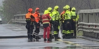 Cølapsa puente sobre el río Trigno ocasionado por temporal en el centro y sur de Italia