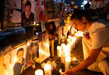 Familiares de las 236 víctimäs de Jet Set exigen justicia en una vigilia nocturna en Santo Domingo