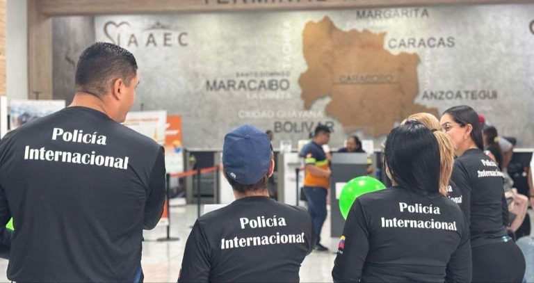 Funcionarios de Interpol despliegan operativo de seguridad en Aeropuerto de Valencia garantizando la seguridad integral de los pasajeros y temporadistas