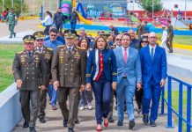 Autoridades honraron 209 años de la heroica Bątalla de San Félix con ofrenda floral e izada de bandera en la Plaza Bicentenario de Bolívar (+ Fotos)
