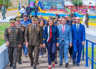 Autoridades honraron 209 años de la heroica Bątalla de San Félix con ofrenda floral e izada de bandera en la Plaza Bicentenario de Bolívar (+ Fotos)