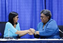 Presidenta encargada Delcy Rodríguez anuncia plan para enseñar inglés en comunas venezolanas con apoyo de Barbados (+ Video)