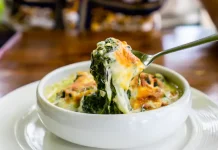 Molde de espinaca se convierte en opción saludable y fácil para desayuno nutritivo con ingredientes simples y económicos