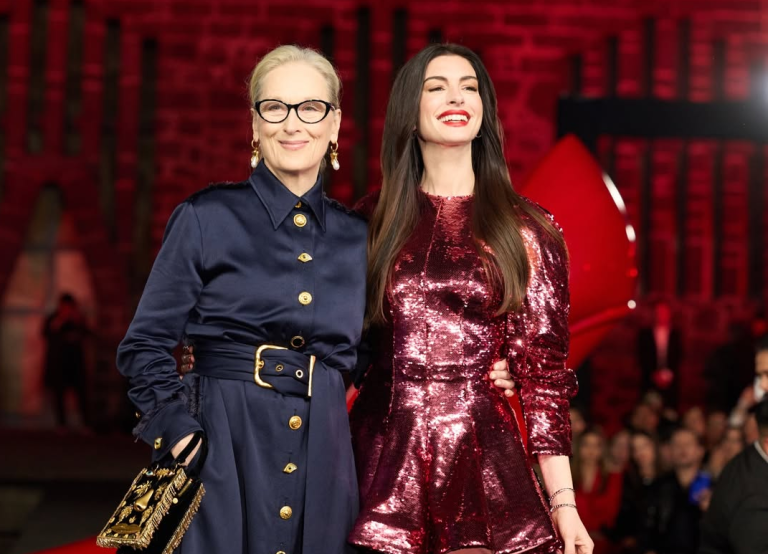 Tacones, flashes y elegancia: Así se vivió la lujosa alfombra roja de «El Diablo Viste a la Moda 2» en México (+ Detalles)