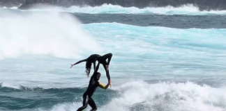 Acrobacias sobre las olas: La pareja viral que hace coreografías en una tabla de surf (+ Video)