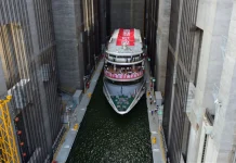 Parece del futuro, pero es el presente en China: construye un ascensor de 113 m para que sus barcos puedan navegar entre montañas (+ Detalles)