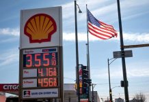 Precio de la gasolina en Estados Unidos sigue en ascenso y supera los 4,10 dólares por galón