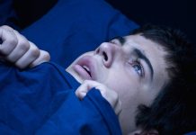 A veces sentimos que nos caemos cuando nos estamos quedando dormidos: «No estás solo»