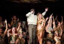 Karol G y Peso Pluma protagonizan momento viral en Coachella que desatä debate en redes (+ Video)