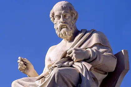 Platón dęsafía la idea de riqueza y asegura que la pobreza nace del exceso de deseos y no de la falta de dinero