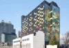 Canadá transforma edificio en un mural solar gigante y logra ahorro energético de hasta 50.000 euros al año