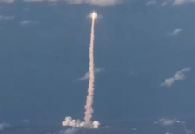 Pasajeros de un vuelo captaron desde el cielo el lanzamiento de la misión de Artemis II a la luna (+ Video)