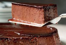 Quesillo de chocolate: postre venezolano que logra una textura cremosa y un sabor intenso