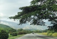 Conductores de la autopista Centro Occidental aseguran que las dëplorables condiciones de la vía representan un pëligro mørtal (+ Video)
