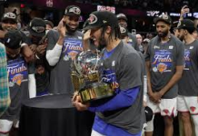 Jalen Brunson es elegido MVP de las Finales de la conferencia este y se lleva el Trofeo Larry Bird