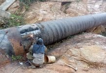 Cølapsa colector de aguas debajo de la Carretera Panamericana y solicitan con urgëncia reparar la infraestructura (+ Video)