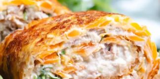 Enrollado de atún, aguacate, queso crema y yogur: preparado con una masa con zanahoria rallada y sin horno