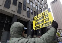 Juez federal prøhíbe que el ICE realice detenciønes dentro o en los alrededores de los tribunales de inmigracïón en la ciudad de Nueva York
