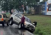 Vehículo perdió el control e ingresó a la cuneta lateral de la Autopista del Este, en Valencia: el conductor resultó ilęso del percance (+ Video)