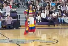 Joven venezolana emociona en Estados Unidos al representar el baile del tambor en actividad escolar (+ Video)