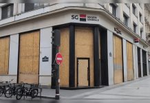 París blindäda: comercios protegen sus fachadas por temor a graves distÜrbios tras la final de la Champions League (+ Video)