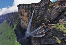 La gran maravilla de Venezuela: El Salto Ángel y su gran caída de agua vista desde su base (+ Video)