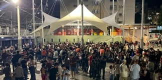 En Caracas ciudadanos se reúnen para intercambiar barajitas del Mundial: Chacao es el punto de encuentro (+ Detalles)