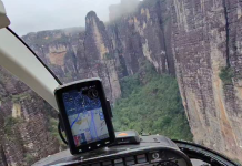 Entre los tepuyes y el Salto Ángel: Piloto de helicóptero se viraliza compartiendo imágenes de sus recorridos por Canaima desde el cielo (+ Video)