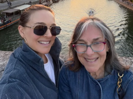 Natalie Portman compartió la primera foto de su embarazo con 44 años: Posó en París junto a su madre (+ Detalles)